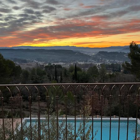 Villa Lumineuse Avec Piscine Clim 1Ere Etage Vue Panoramique Sur Les Montagnes Sur Le Site De La Sainte-Victoire Le Tholonet Экстерьер фото