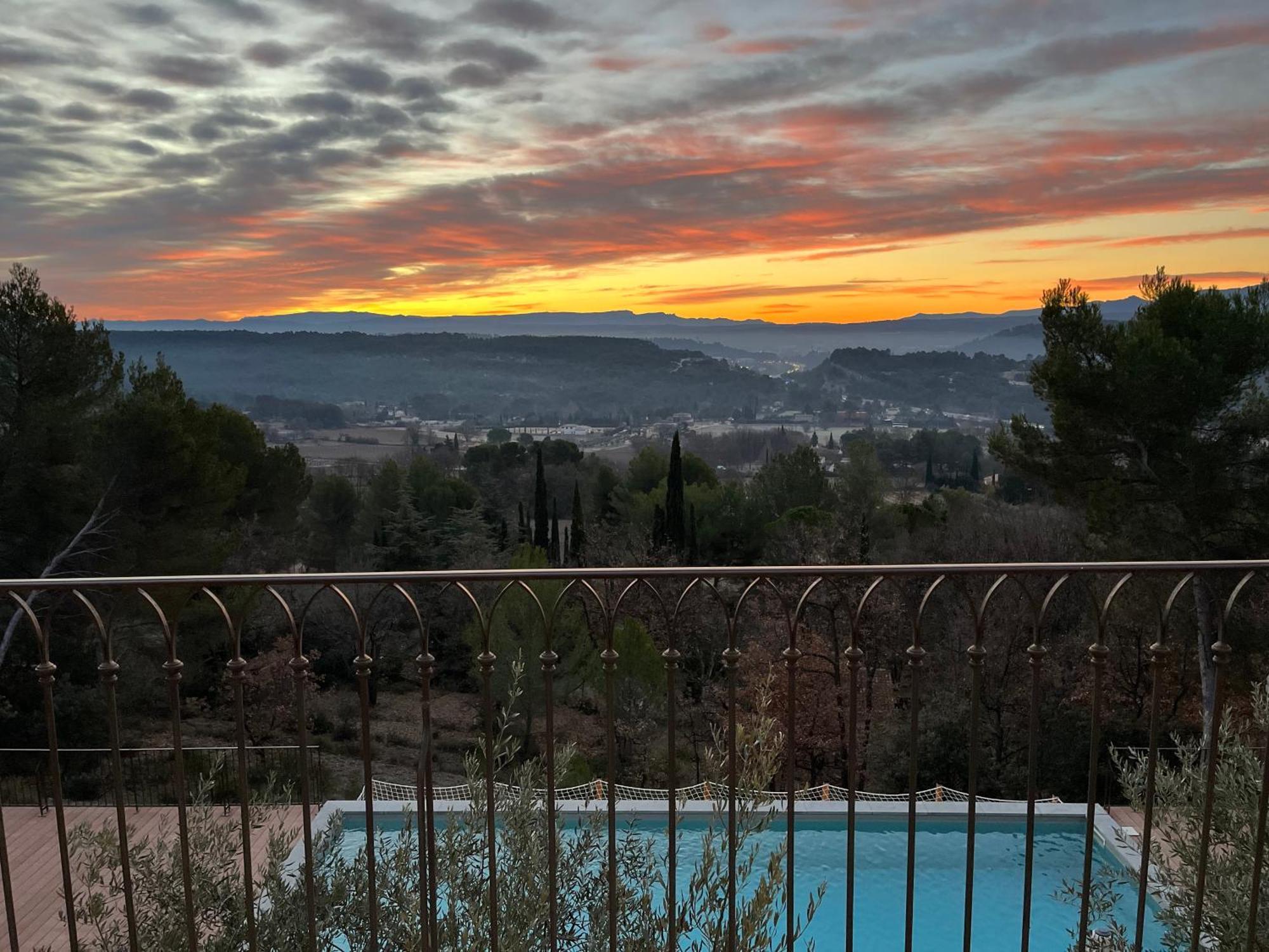 Villa Lumineuse Avec Piscine Clim 1Ere Etage Vue Panoramique Sur Les Montagnes Sur Le Site De La Sainte-Victoire Le Tholonet Экстерьер фото