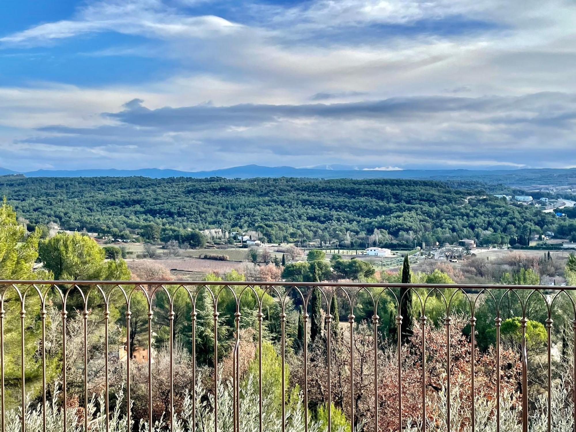 Villa Lumineuse Avec Piscine Clim 1Ere Etage Vue Panoramique Sur Les Montagnes Sur Le Site De La Sainte-Victoire Le Tholonet Экстерьер фото