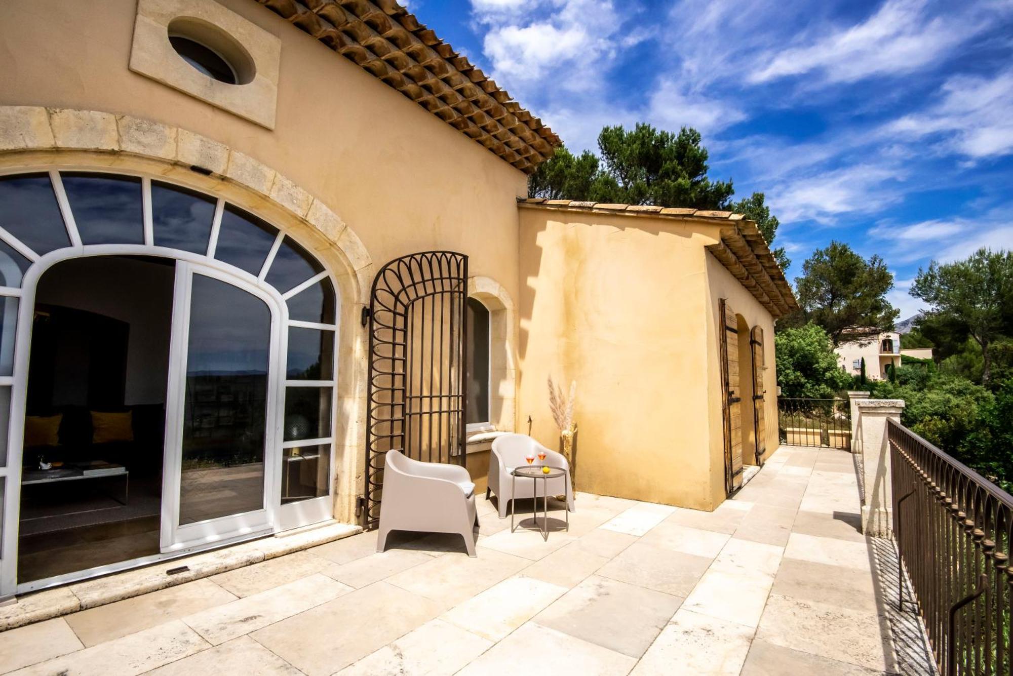 Villa Lumineuse Avec Piscine Clim 1Ere Etage Vue Panoramique Sur Les Montagnes Sur Le Site De La Sainte-Victoire Le Tholonet Экстерьер фото