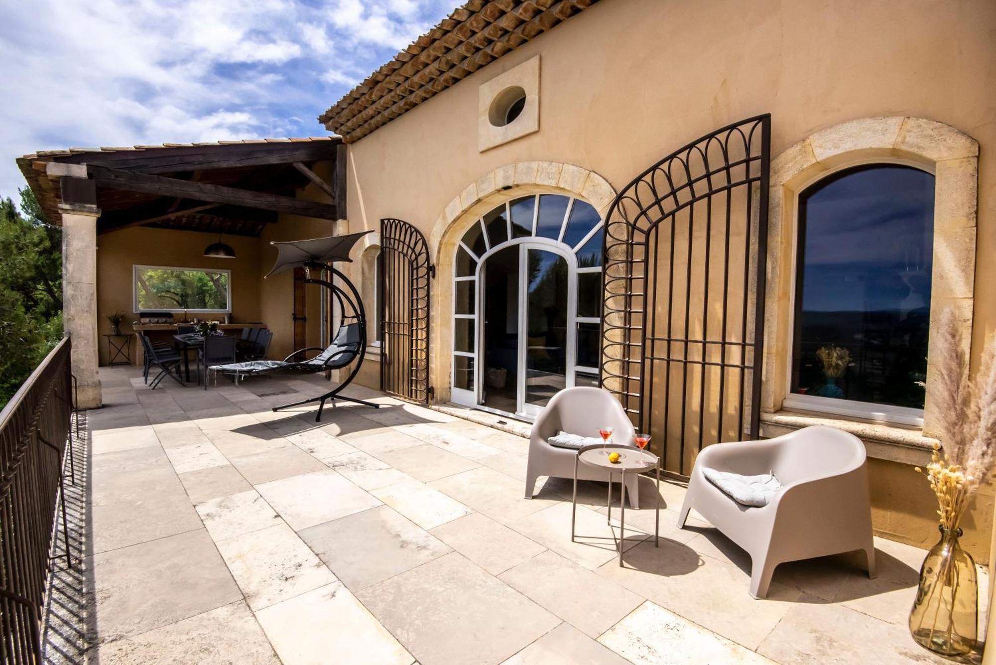 Villa Lumineuse Avec Piscine Clim 1Ere Etage Vue Panoramique Sur Les Montagnes Sur Le Site De La Sainte-Victoire Le Tholonet Экстерьер фото